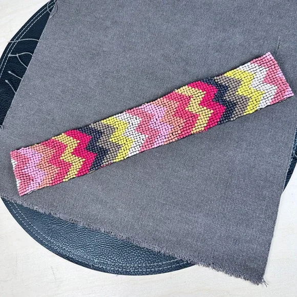Southwestern Seed Bead Belt Live Love Loft Geometric Pink Multicolor 25-34" Snap - Picture 7 of 8